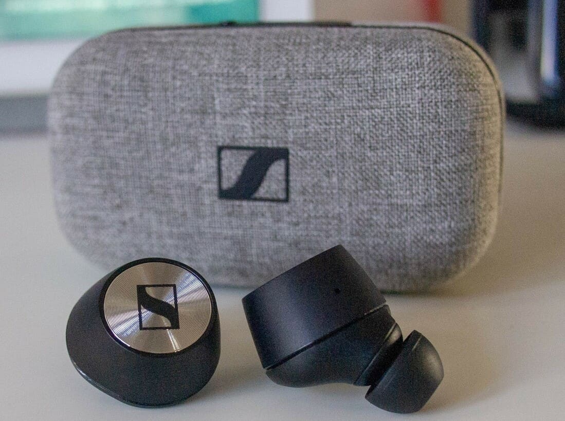 Калъф на Sennheiser Momentum True Wireless 2