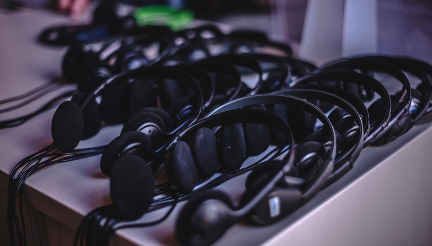 ТОП най-добрите бюджетни слушалки от topheadphones.techinfus.com