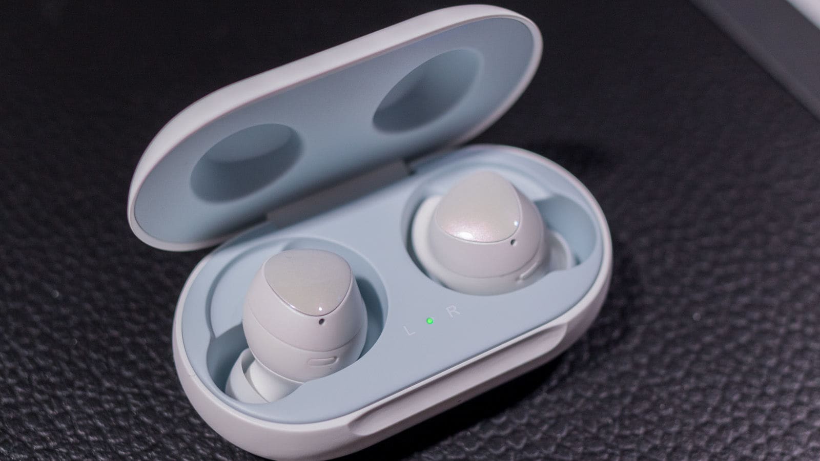 Преглед на слушалките Galaxy Buds Plus