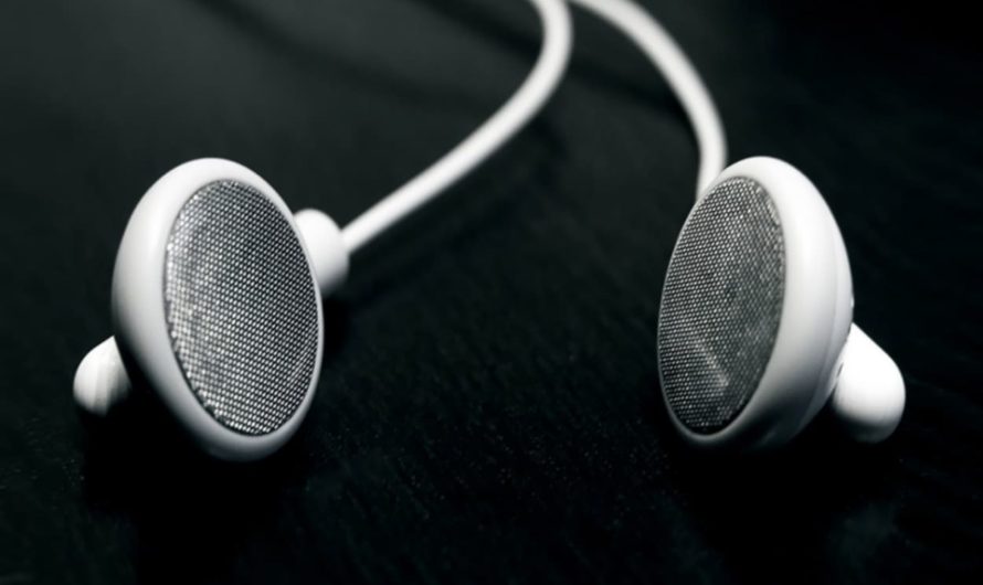 TOP 8 des meilleurs écouteurs intra-auriculaires: classement 2024